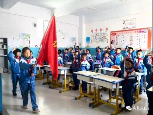 小猫钓鱼游戏龙王版有船